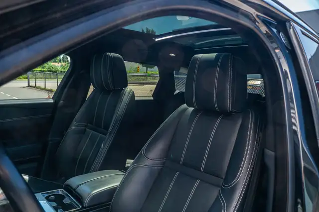Land Rover Range Rover Velar view 14
