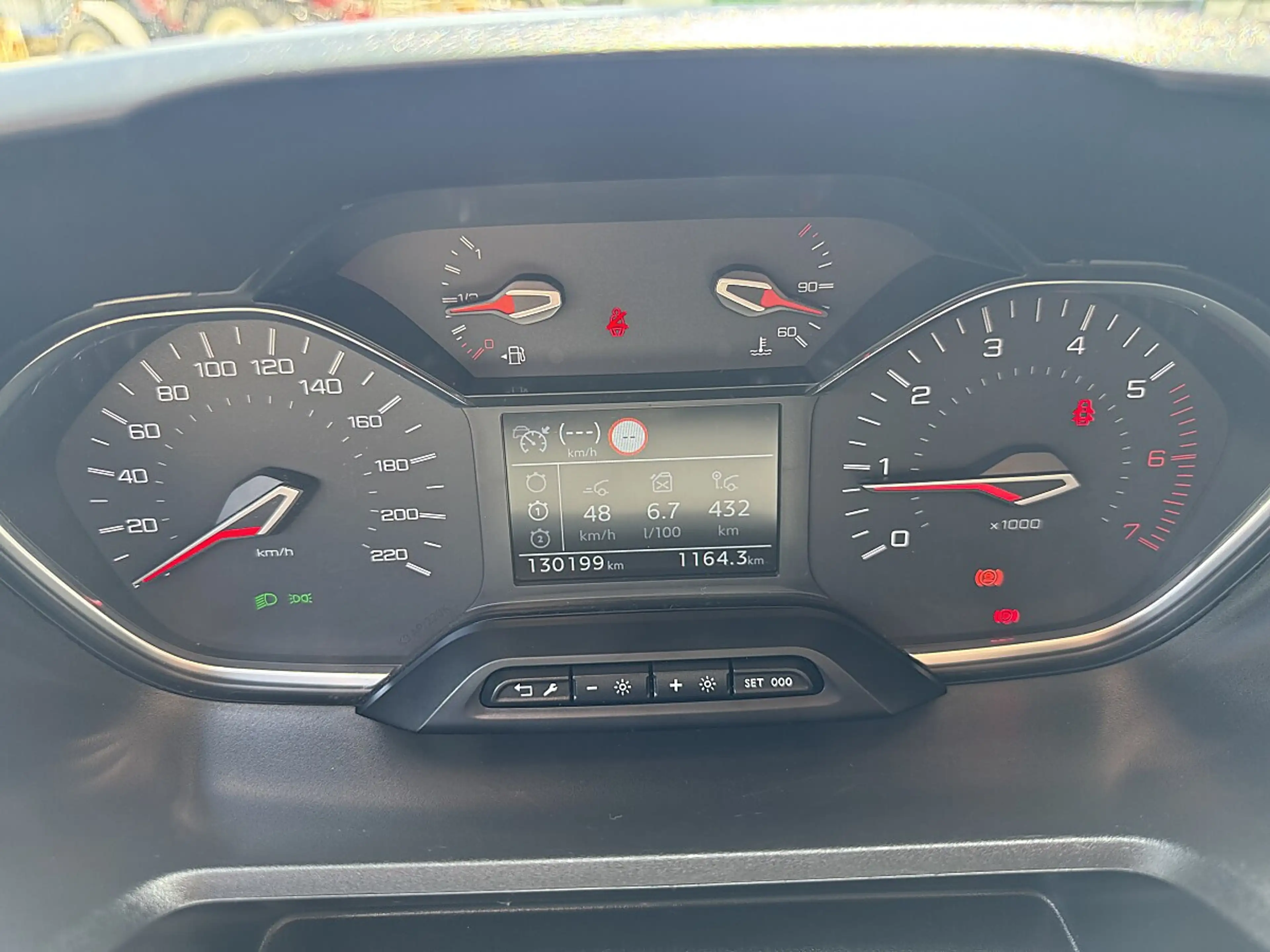 Peugeot Rifter 1,5 BlueHDI 100 S&S Allure — photo 11