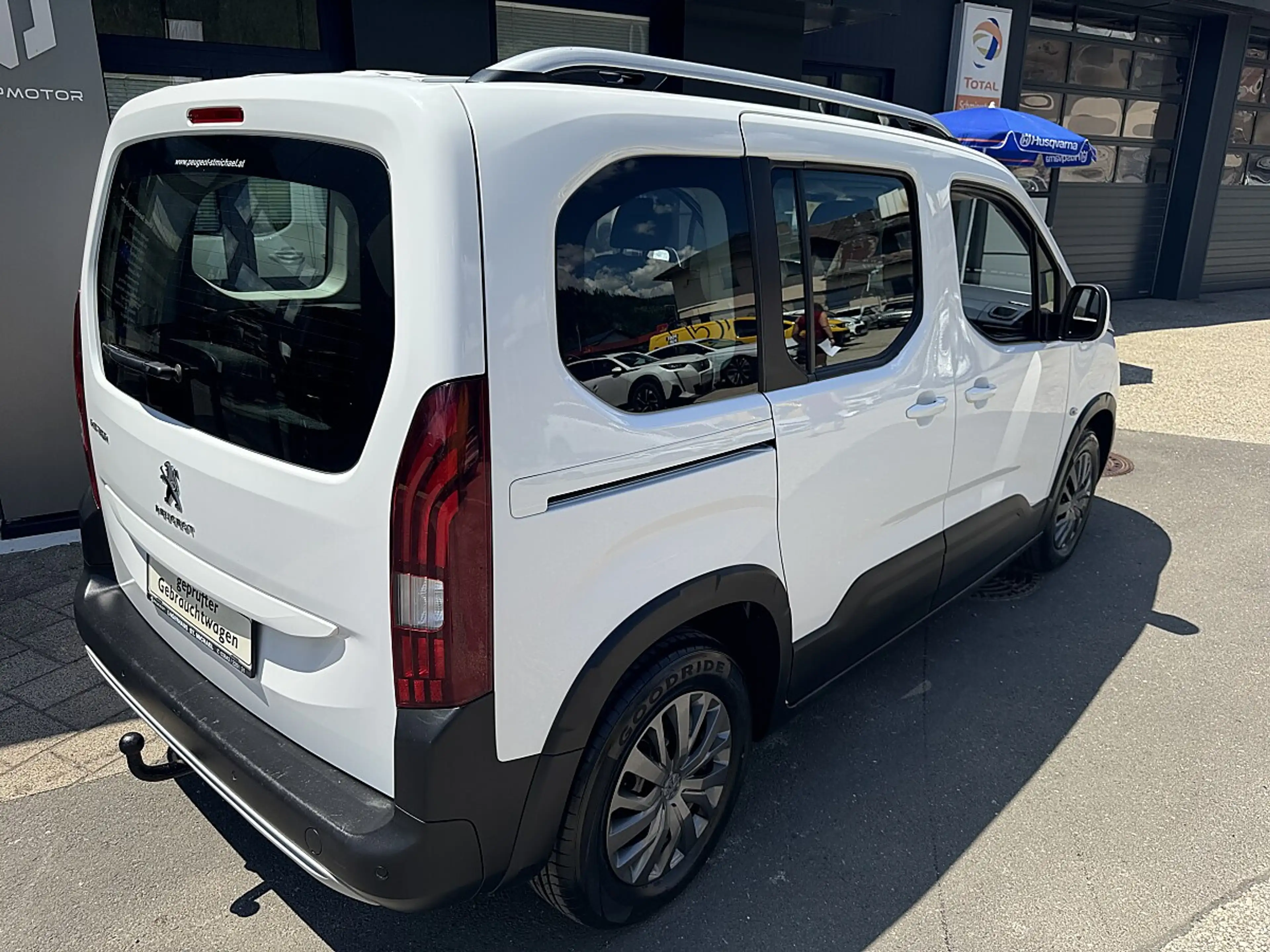 Peugeot Rifter 1,5 BlueHDI 100 S&S Allure — photo 2