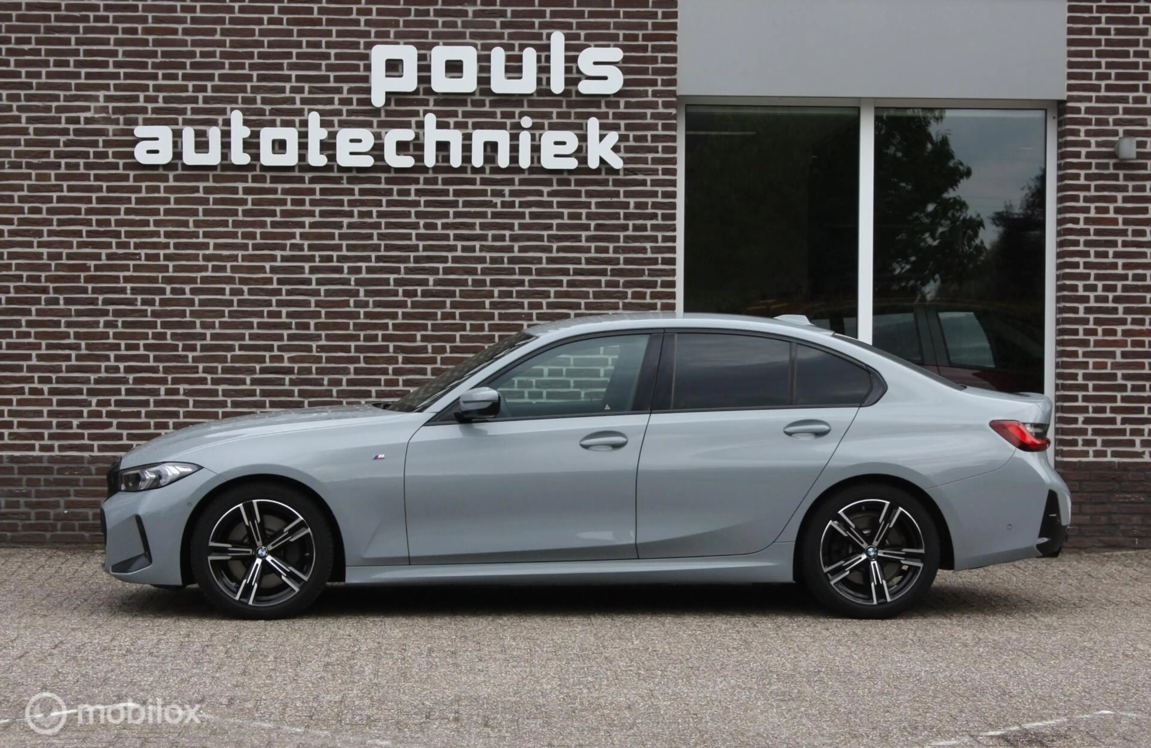 BMW 330 3-serie 330i M-Sport, curved, carplay, brooklyn — photo 3