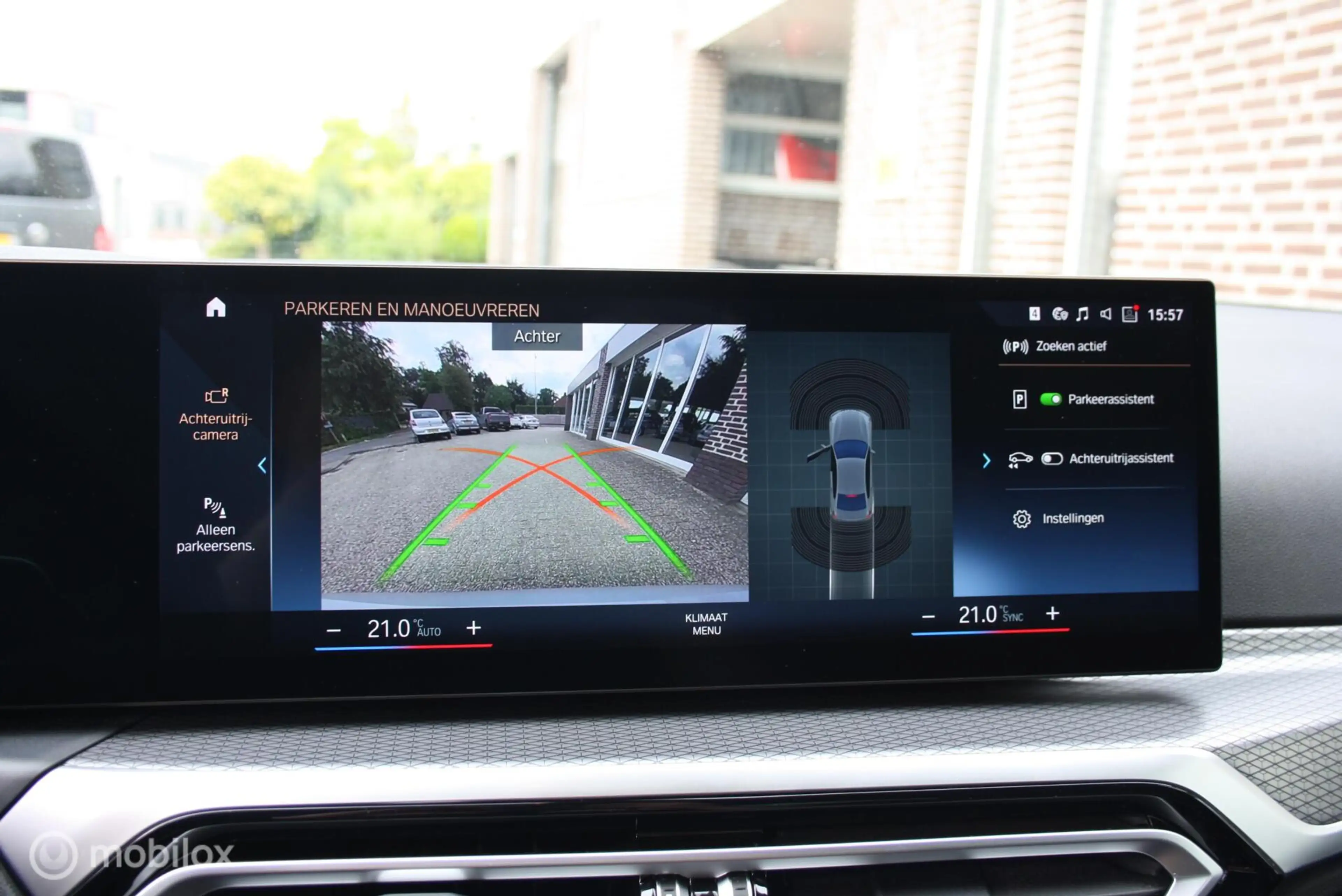 BMW 330 3-serie 330i M-Sport, curved, carplay, brooklyn — photo 17