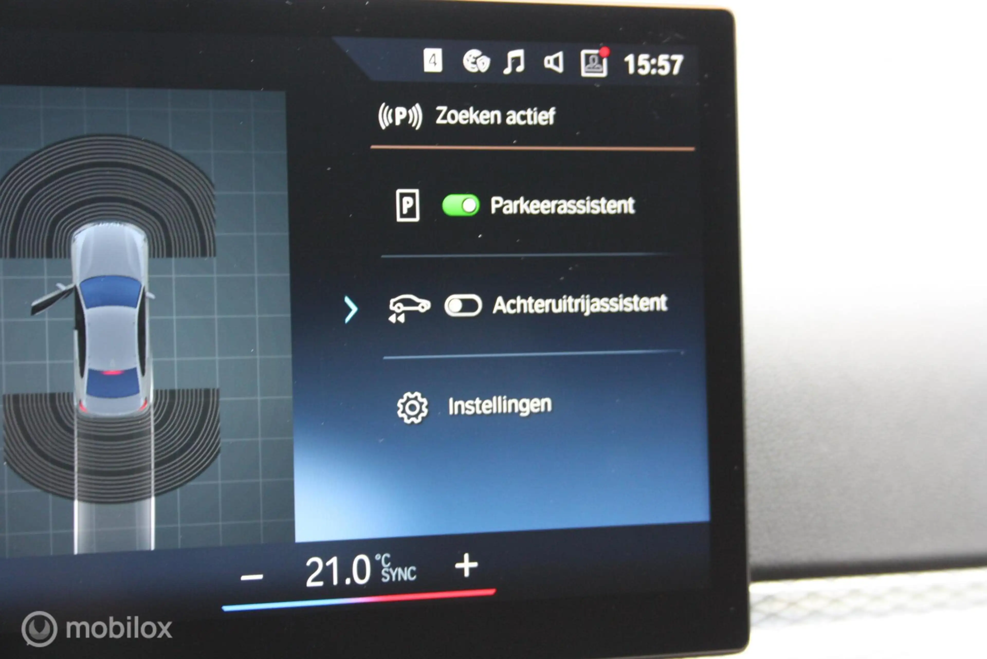 BMW 330 3-serie 330i M-Sport, curved, carplay, brooklyn — photo 18