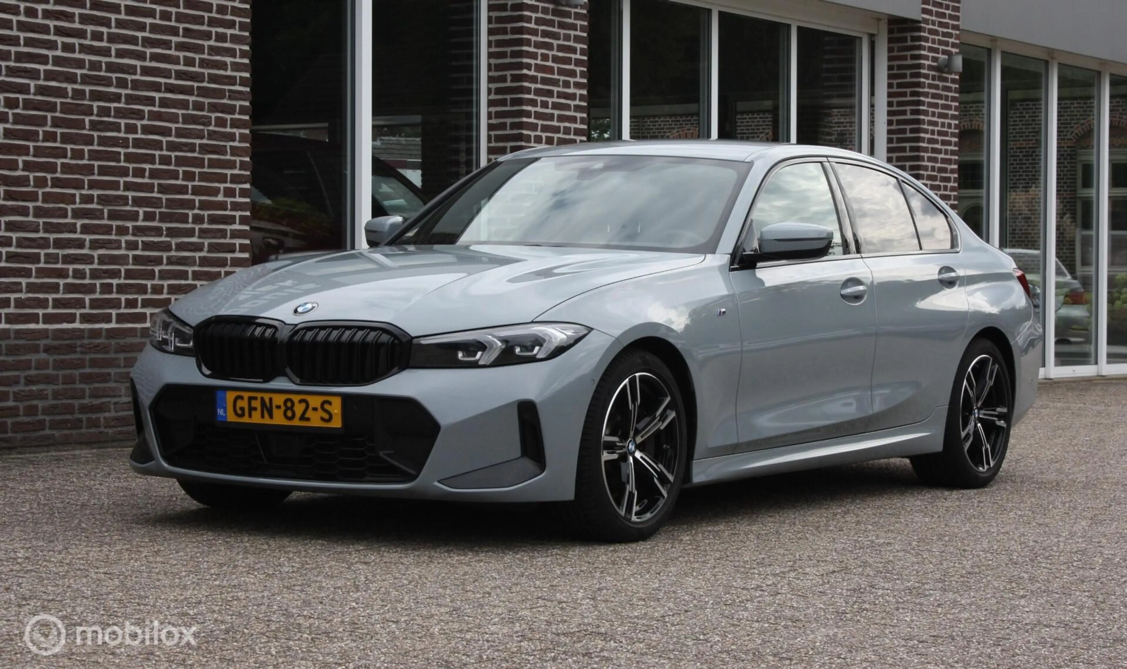BMW 330 3-serie 330i M-Sport, curved, carplay, brooklyn — photo 2