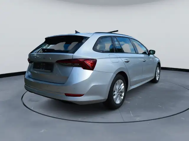 Skoda Octavia view 5