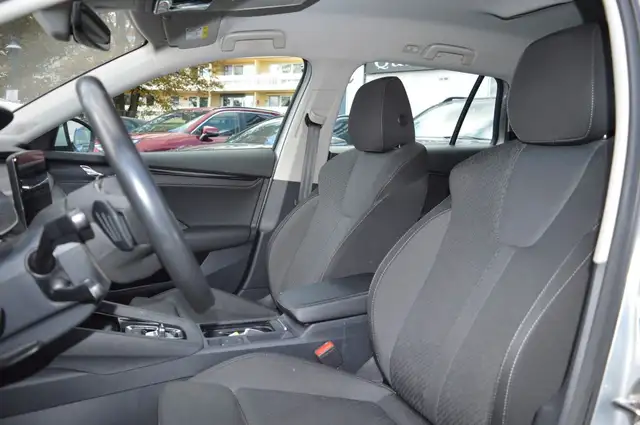 Skoda Octavia view 8