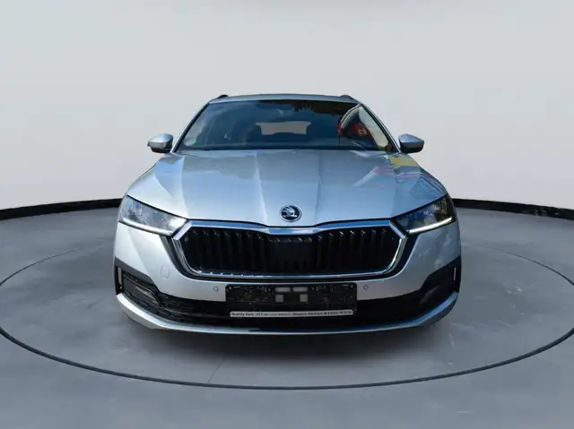 Skoda Octavia view 2