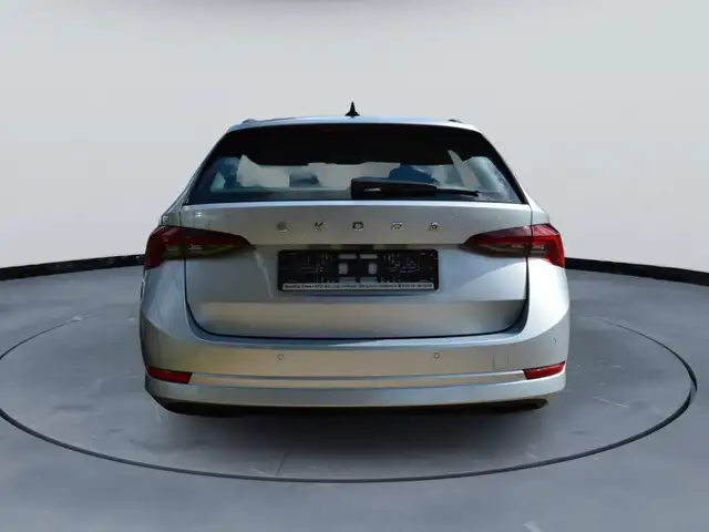 Skoda Octavia view 6