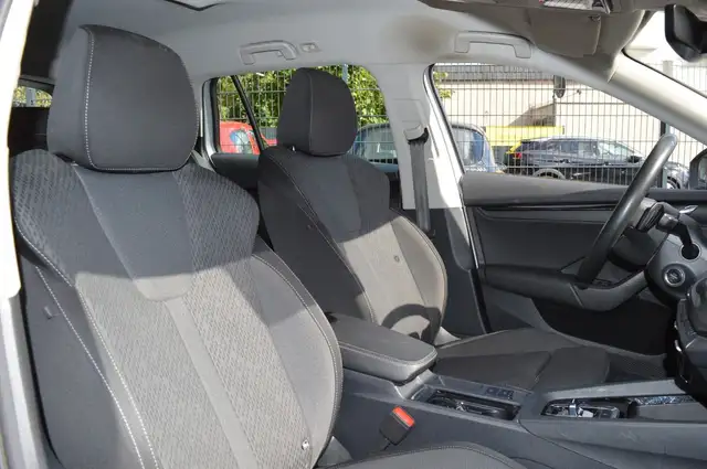 Skoda Octavia view 9