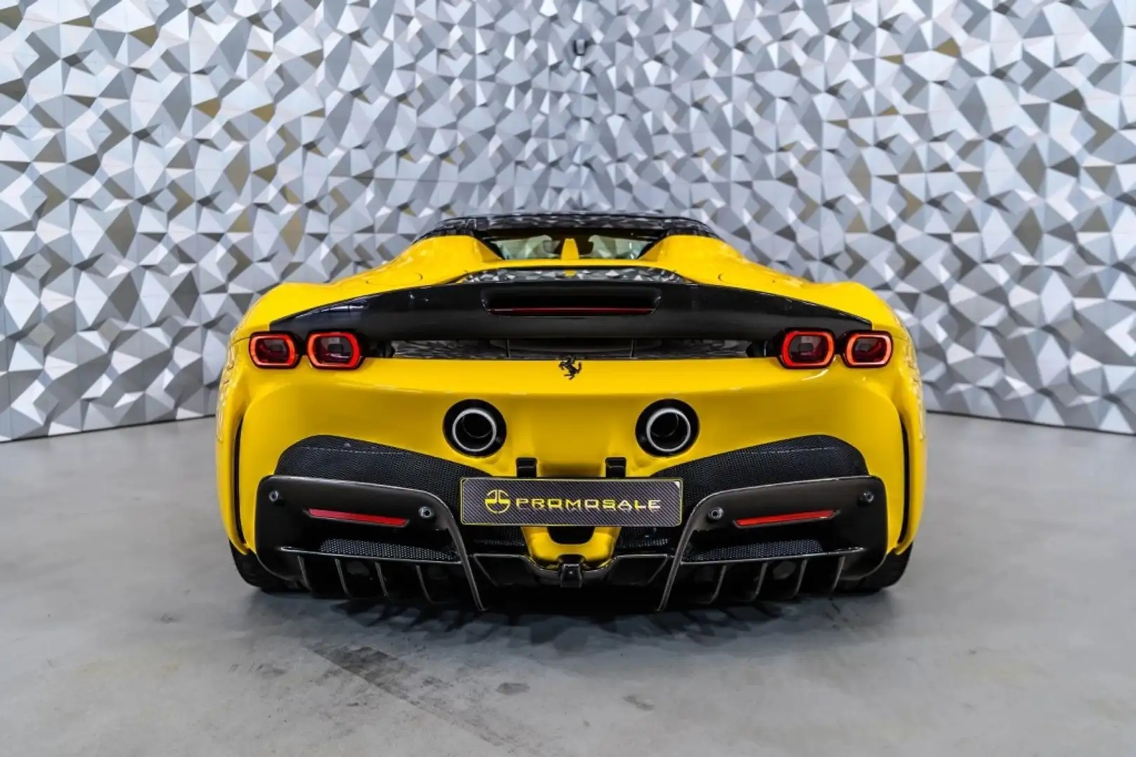 Ferrari SF90 Spider Amarillo - 2