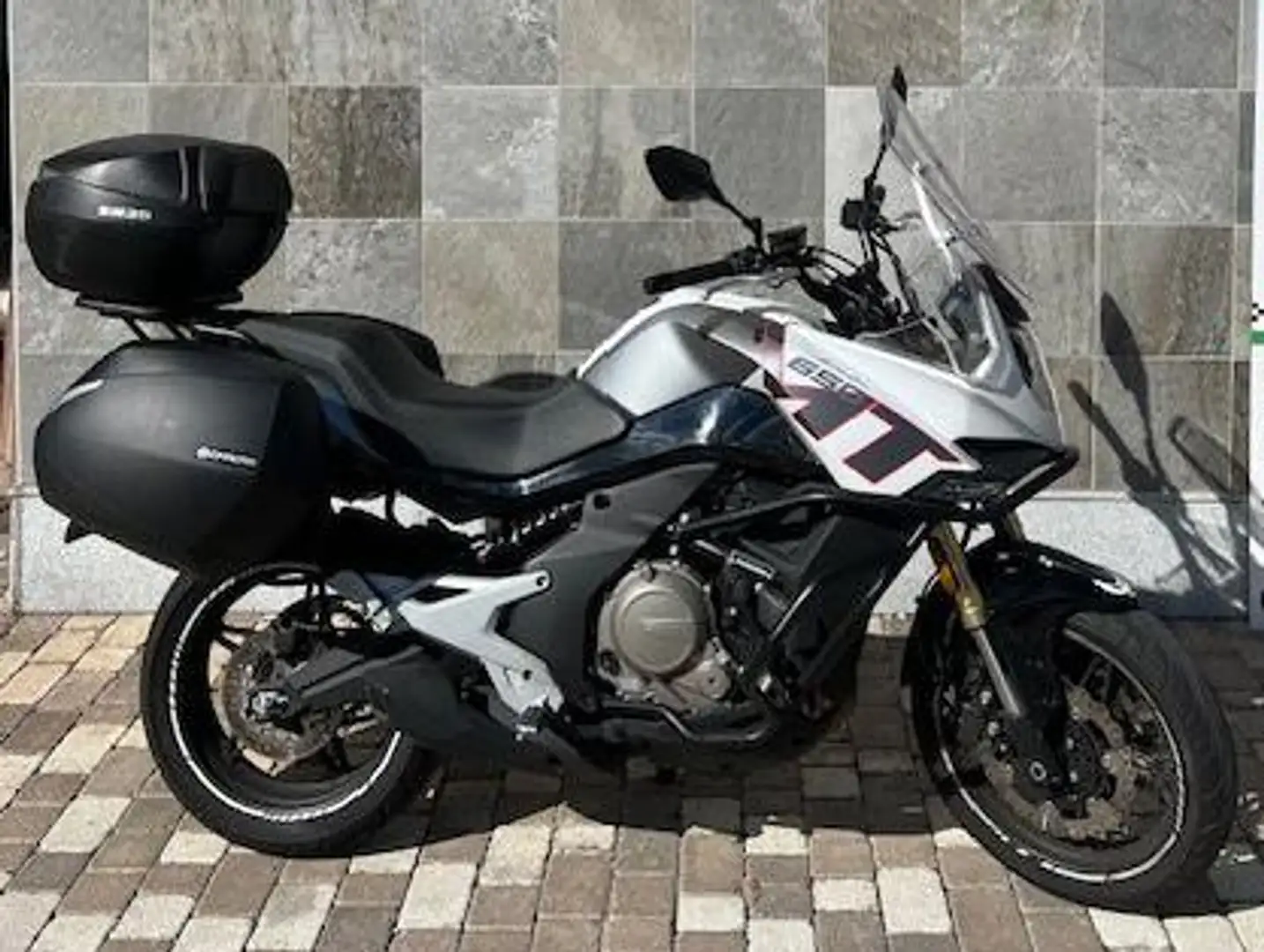CFMOTO 650 MT Blanc - 1