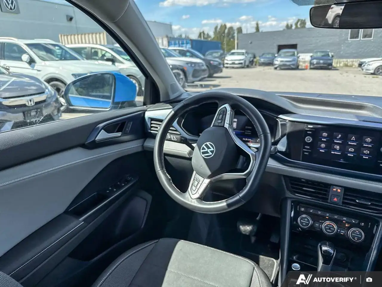 Volkswagen Taos снимка Volkswagen Taos