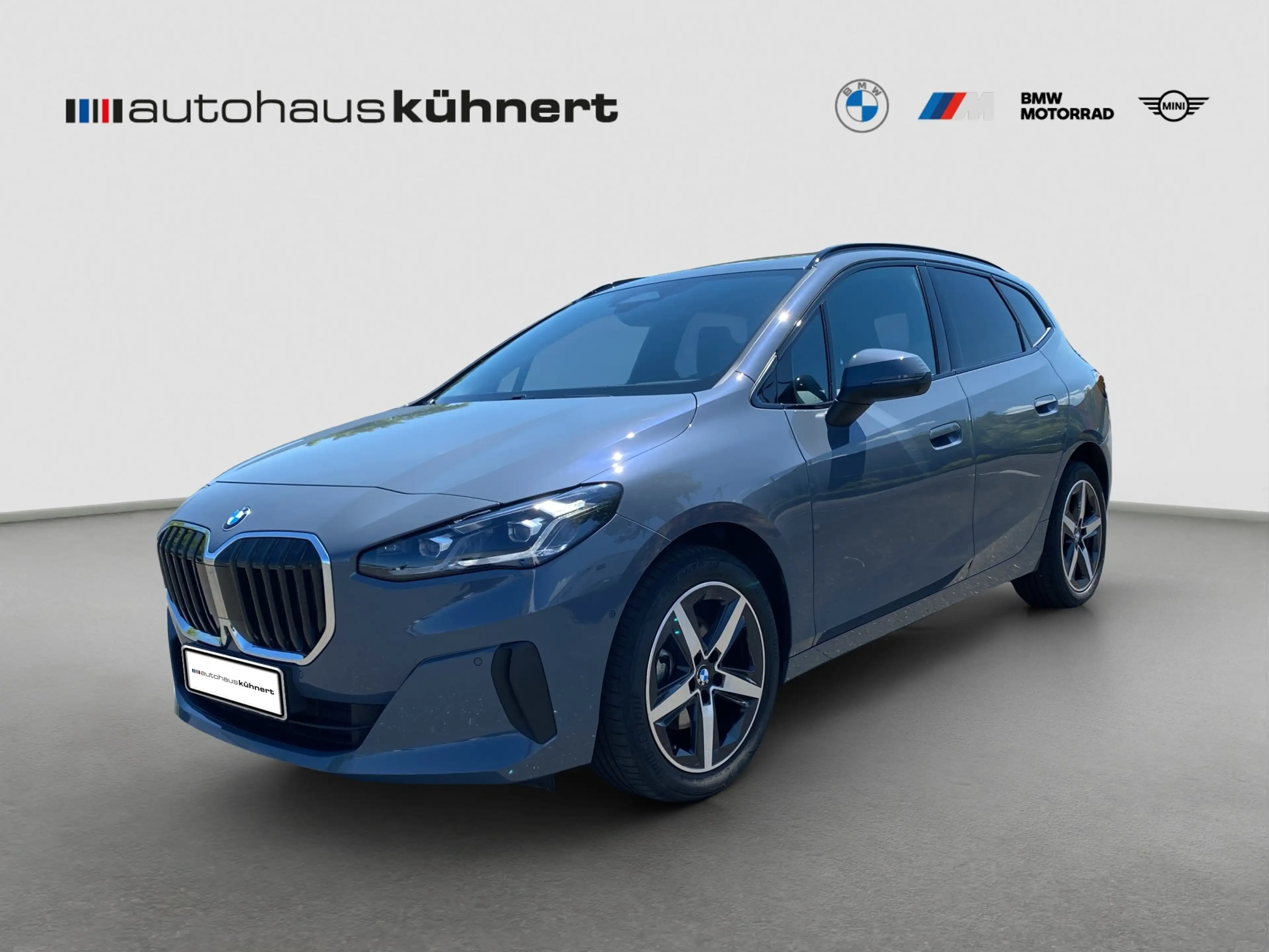 BMW 220 220i Active Tourer ACC Sportsitze SpurA 360° AHK H — photo 2
