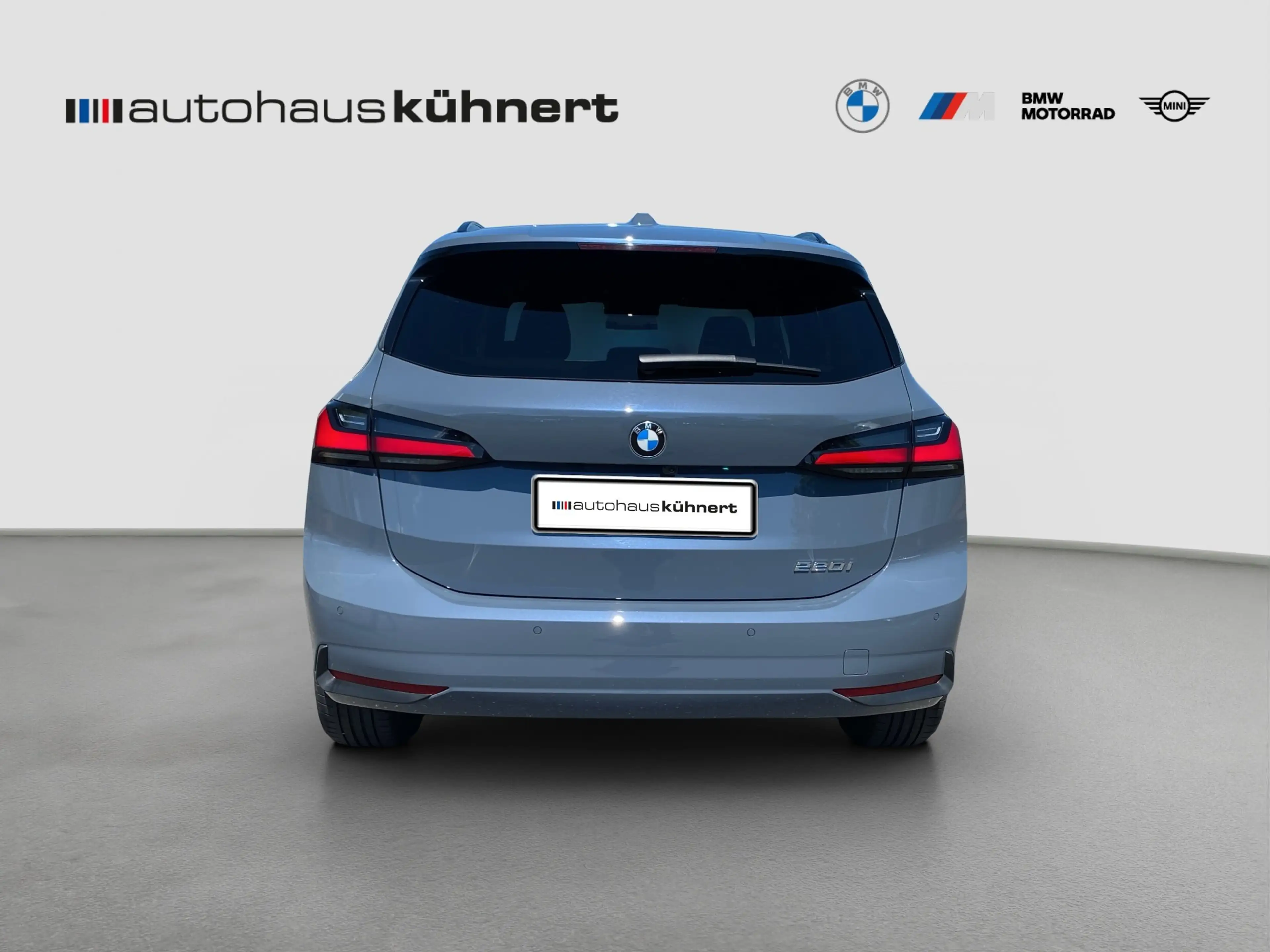 BMW 220 220i Active Tourer ACC Sportsitze SpurA 360° AHK H — photo 6
