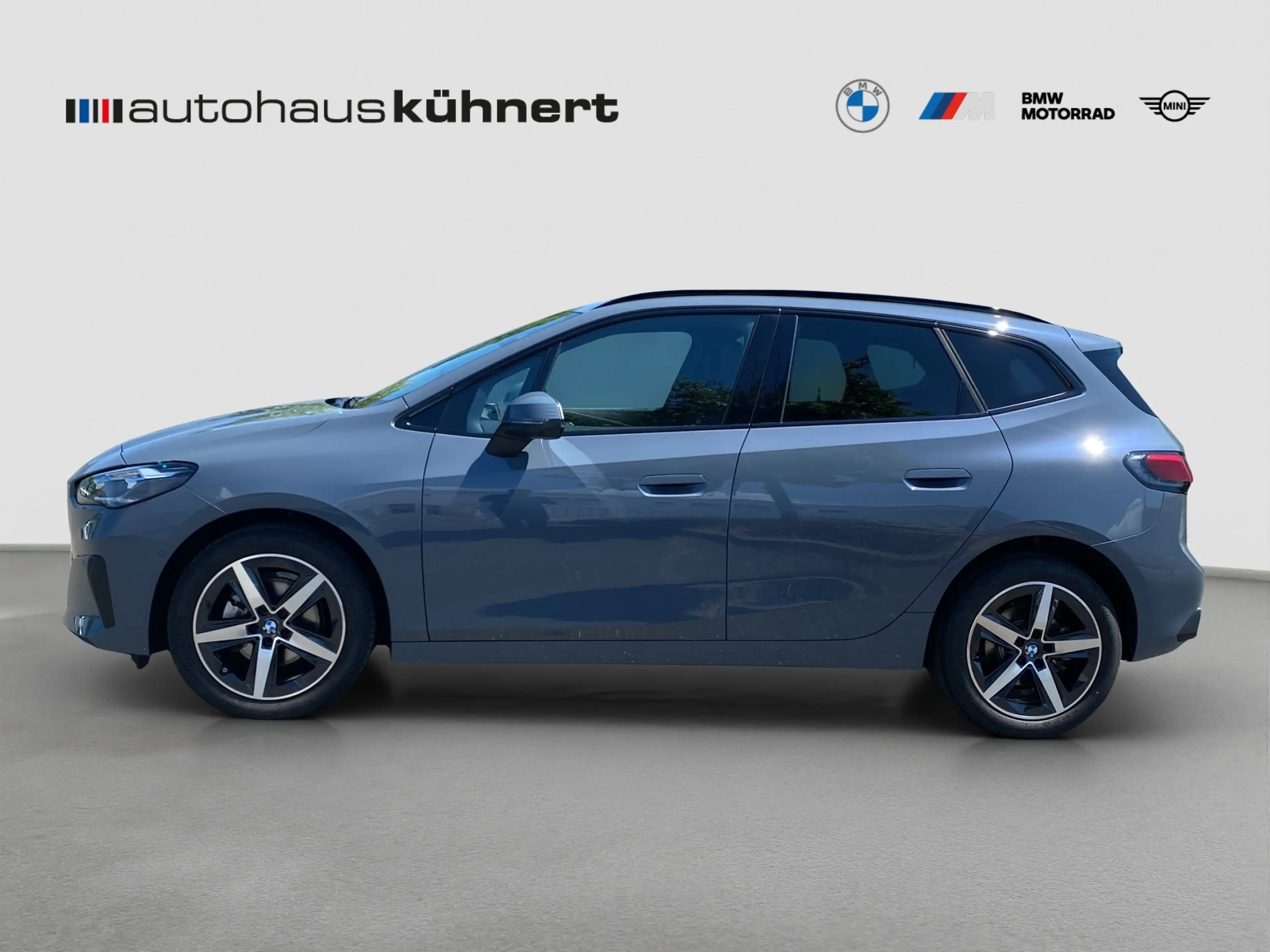 BMW 220 220i Active Tourer ACC Sportsitze SpurA 360° AHK H — photo 4