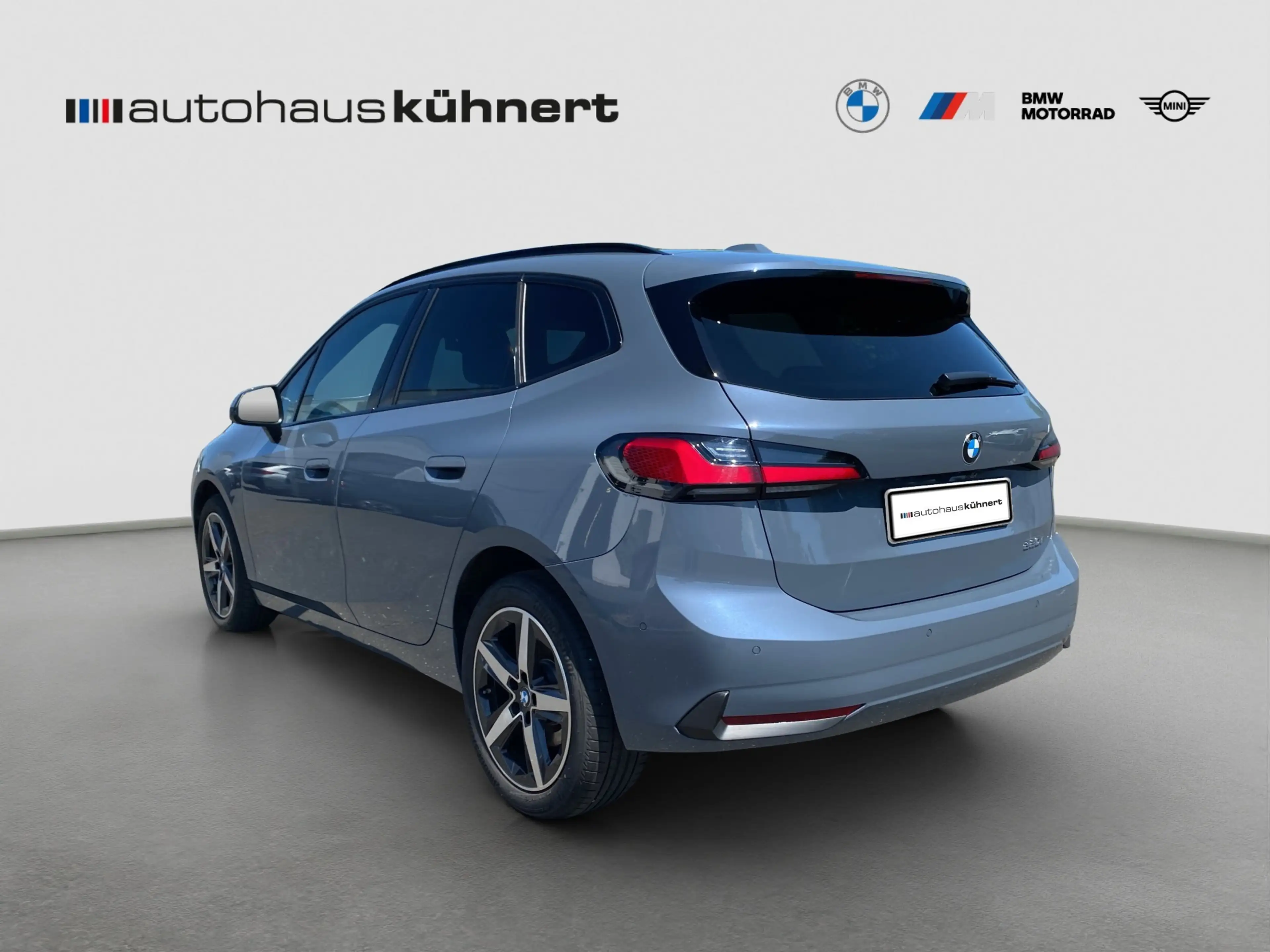 BMW 220 220i Active Tourer ACC Sportsitze SpurA 360° AHK H — photo 5
