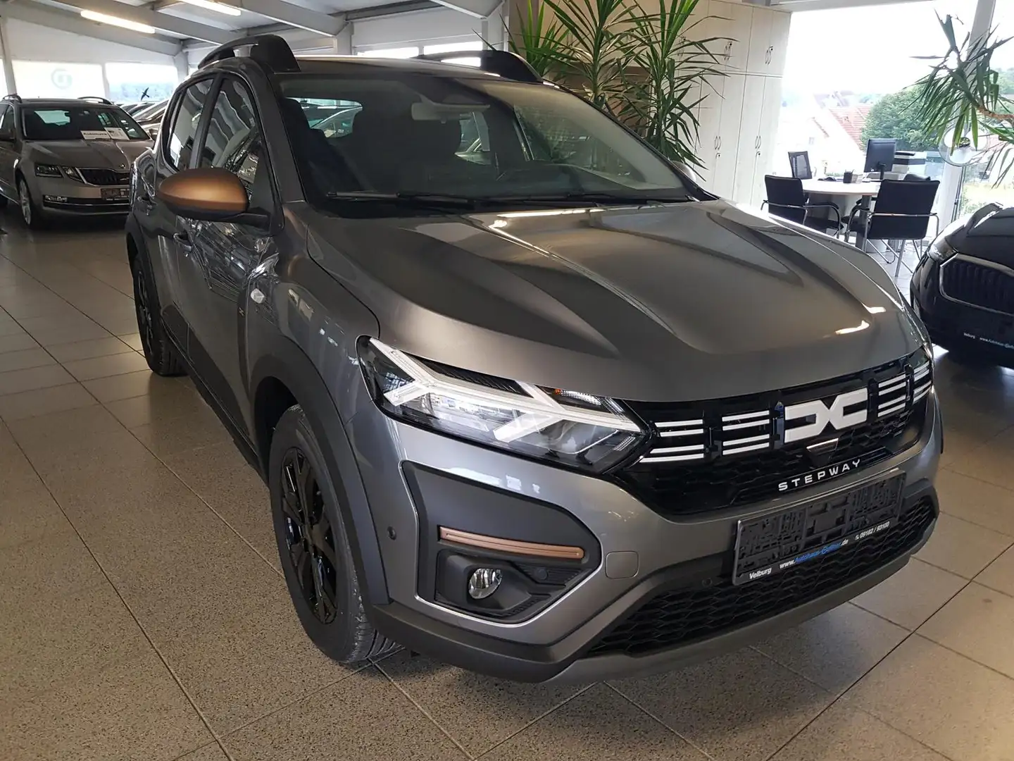 Dacia Sandero Stepway TCE/LPG EXTREME Kamera PDC hi+vo Smartlink Grau - 1