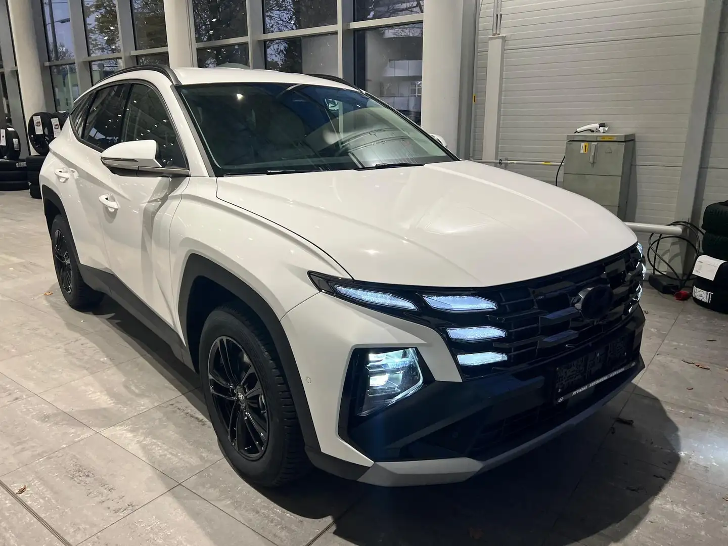Hyundai TUCSON 1.6 T-GDI Prime 360 K. 4xSHZ AUT HUD LED Weiß - 2
