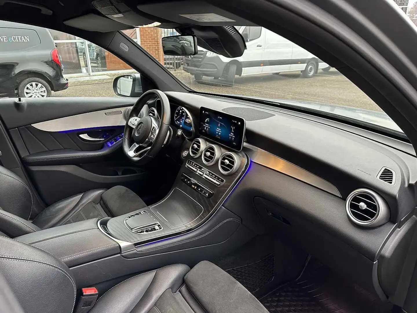 Mercedes-Benz GLC 200 d 4MATIC AMG Line *5JAAR GARANTIE* Gris - 2