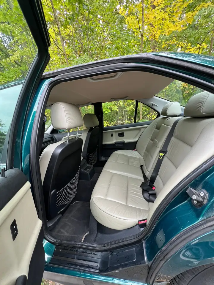 BMW 320i Exclusiv Edition, foto 7