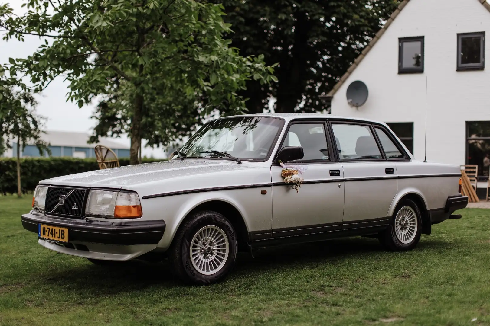 Volvo 240 2.3 GLT Gris - 2