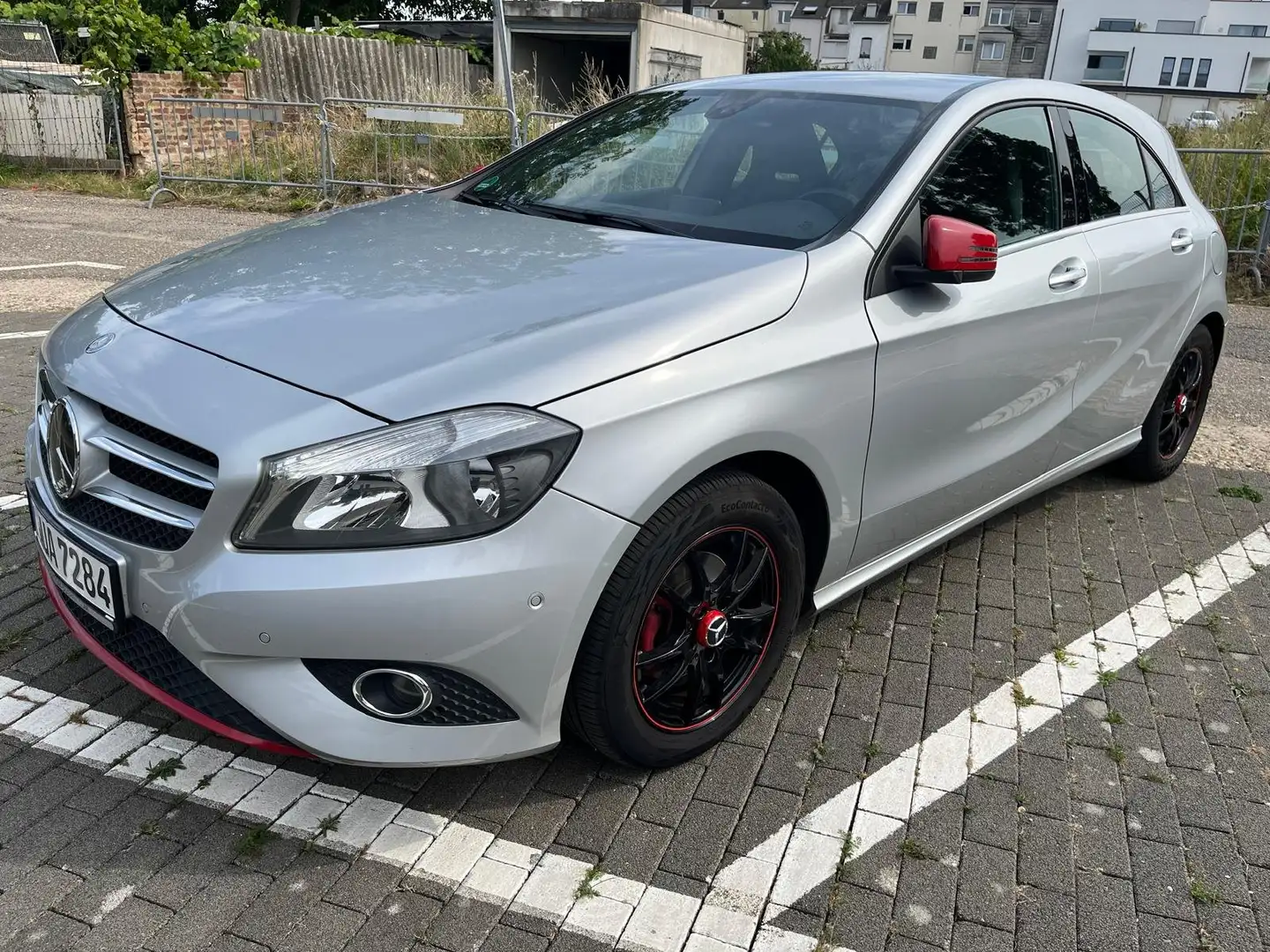 Mercedes-Benz 180 Silber - 1