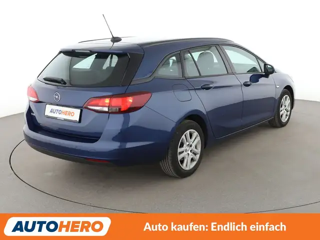 Opel Astra view 6