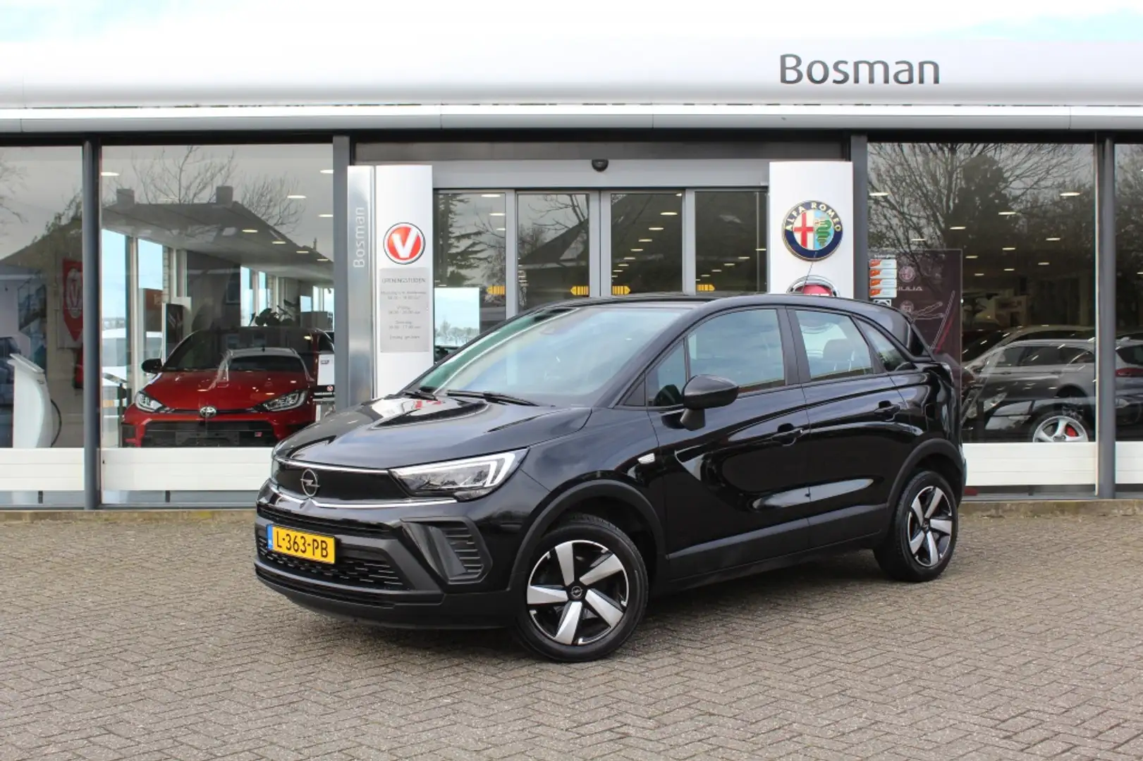 Opel Crossland 1.2 Turbo Edition/CARPLAY/NAV/CRUISE/AIRCO Zwart - 1