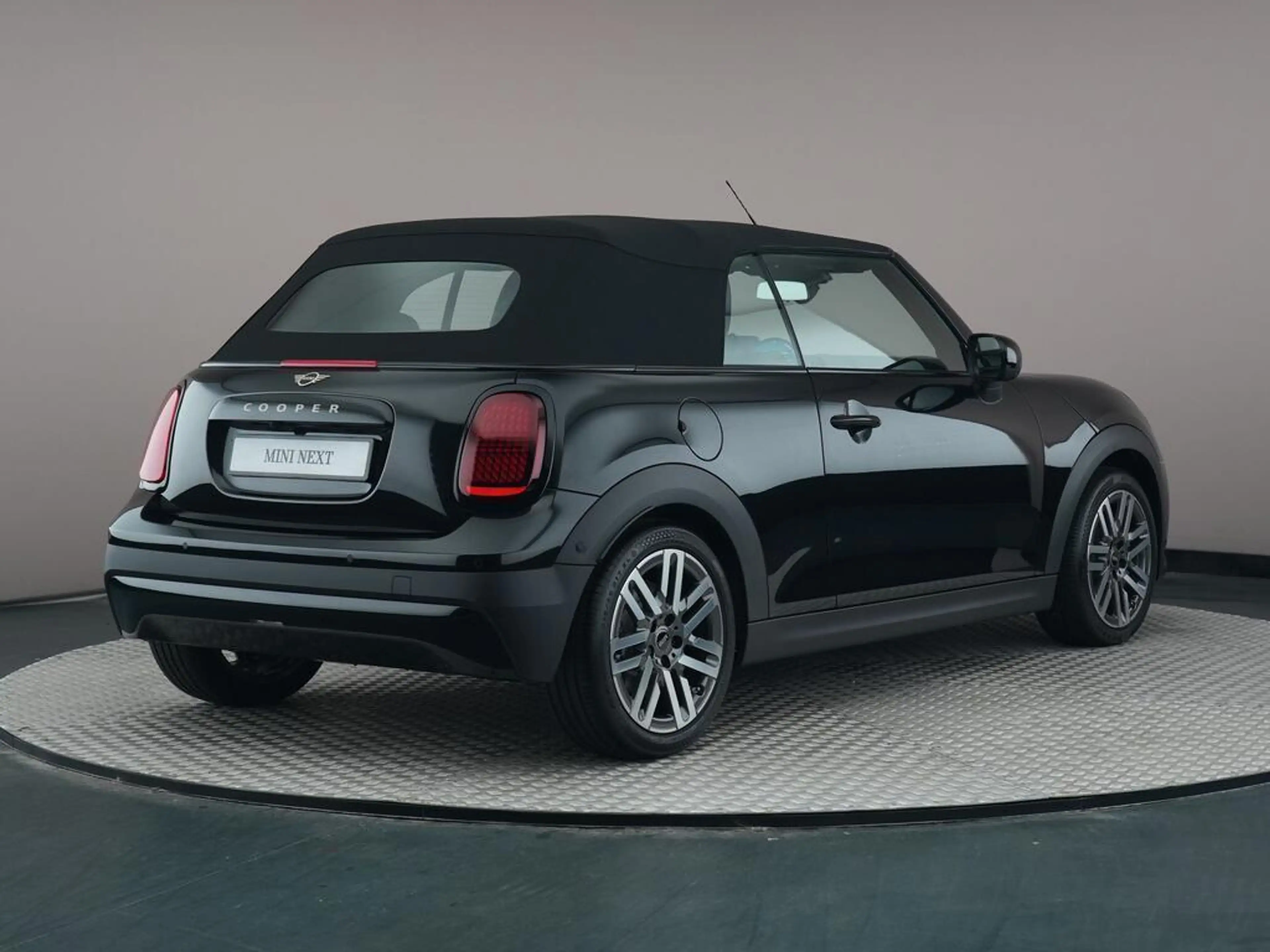 MINI Cooper C Cabrio 2.0 Classic L — photo 10