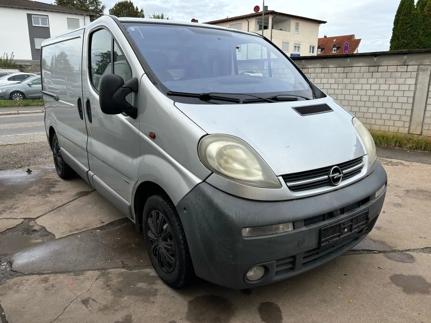 Opel Vivaro 1.9 CDTI   Klima. Motor. defekt Silber - 2