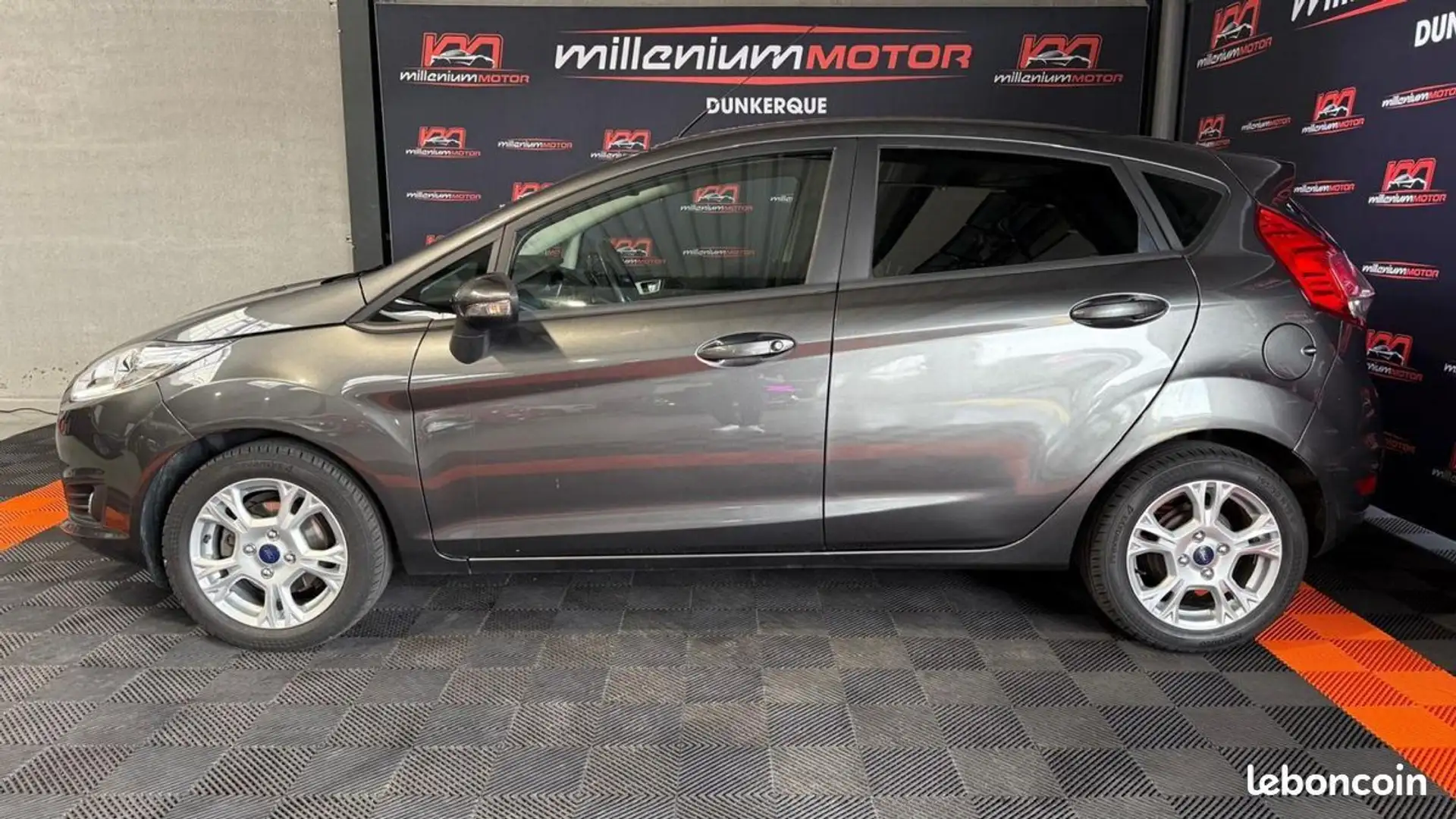 Ford Fiesta titanium 1.5 tdci 75 cv garantie 6 mois - 2