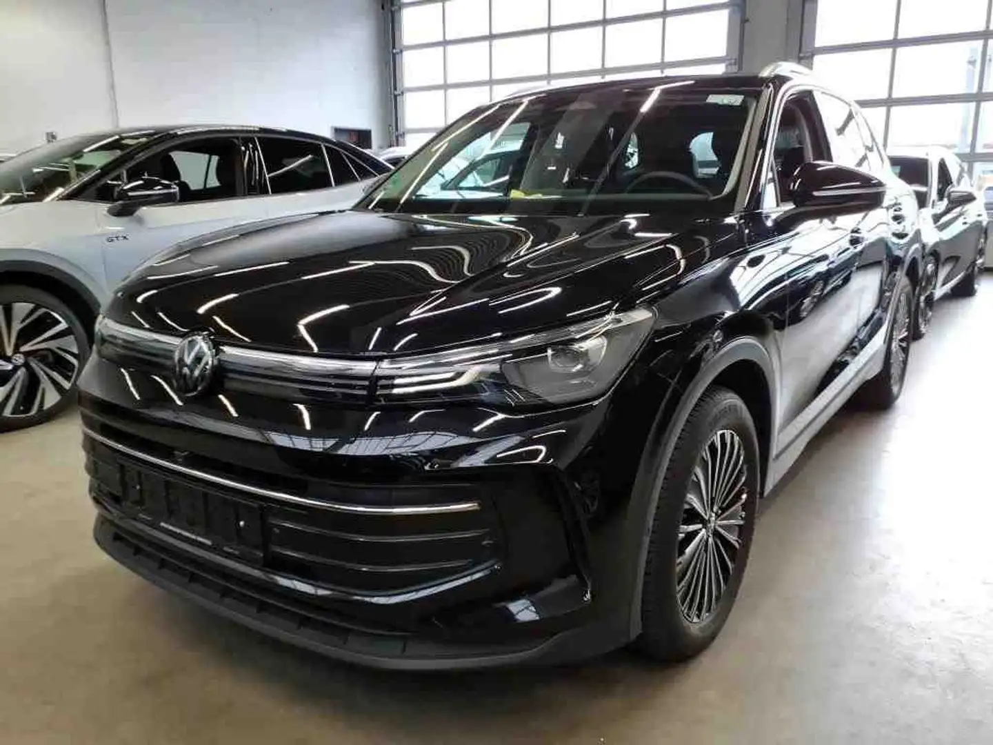 Volkswagen Tiguan Life 2.0 TDI DSG | LED AHK RFK ACC Schwarz - 2