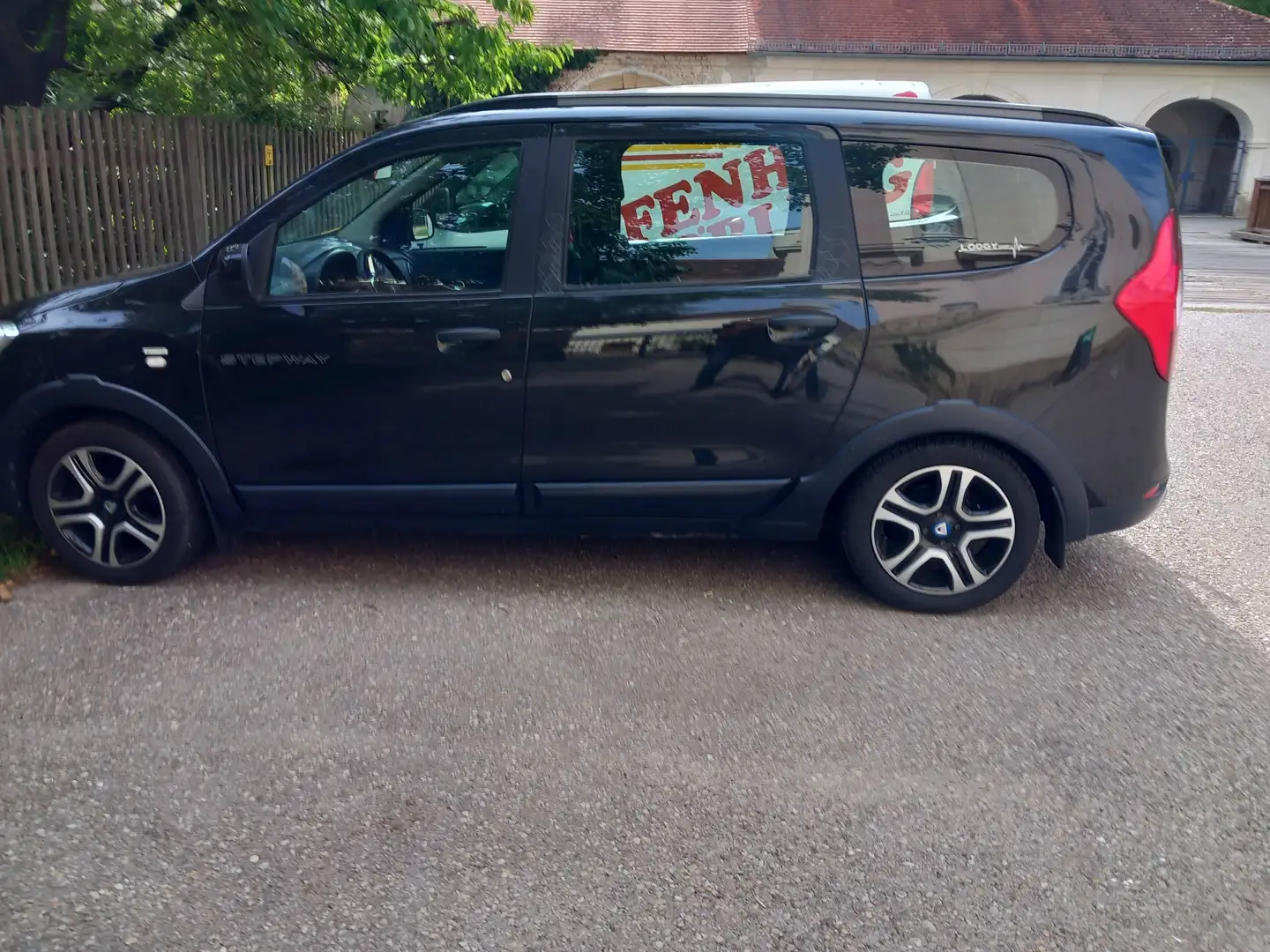 Dacia Lodgy Lodgy Stepway TCe 130 PF Stepway Schwarz - 2