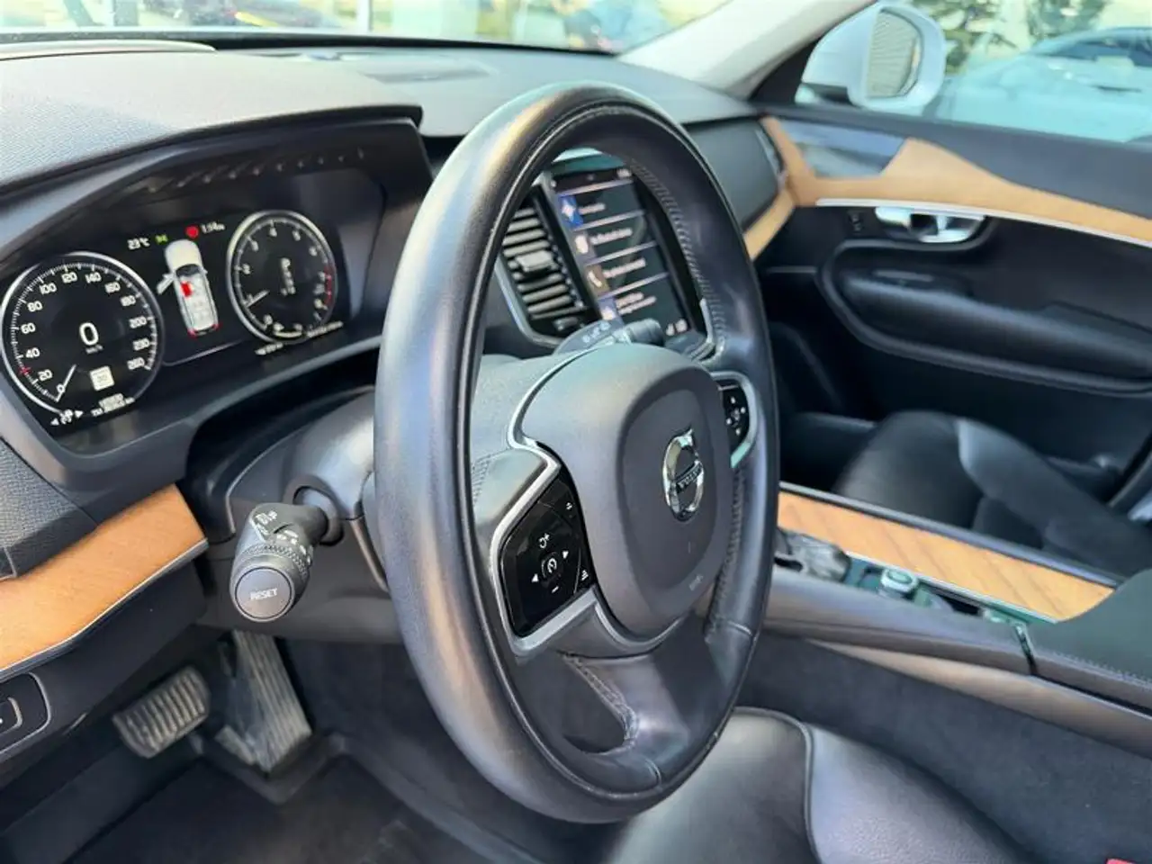 Volvo XC90 снимка Volvo XC90
