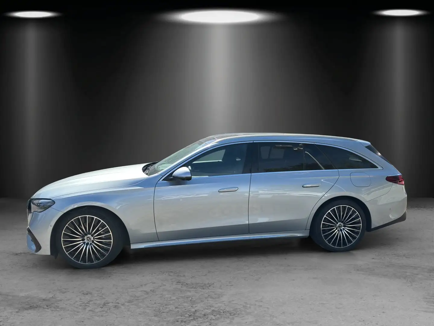 Mercedes-Benz E 300 E300de T €110k AMG Prem+ Hyper DISTR Massage AHK Zilver - 2