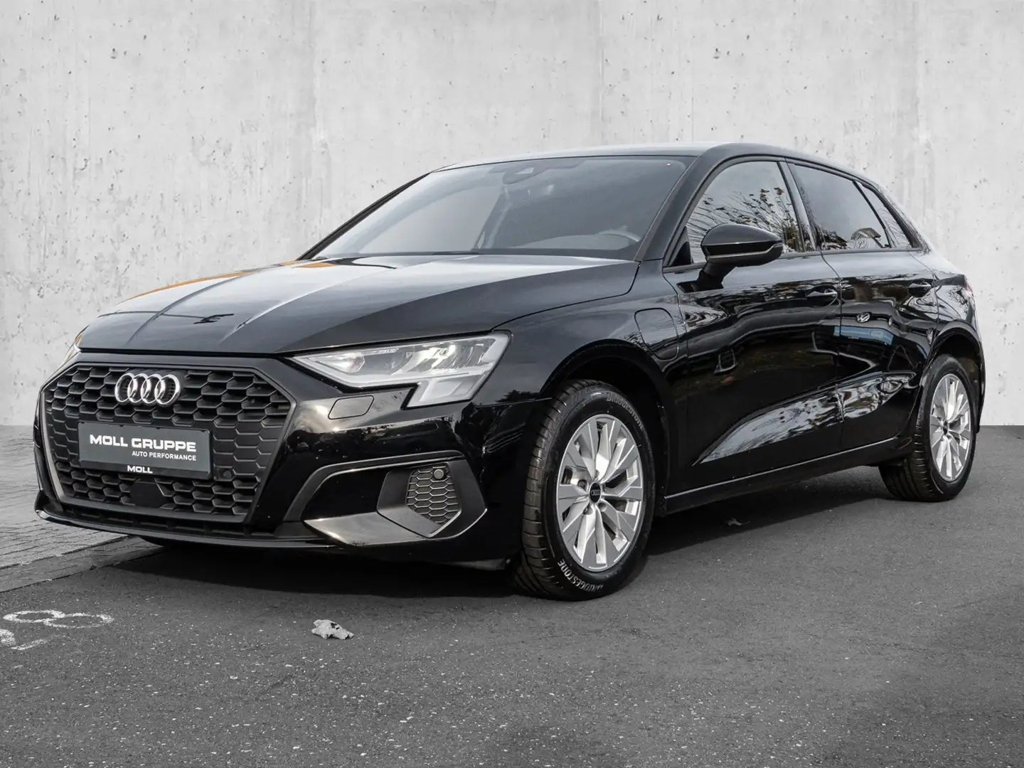 Audi A3 Sportback 40 TFSIe S tronic Schwarz - 2