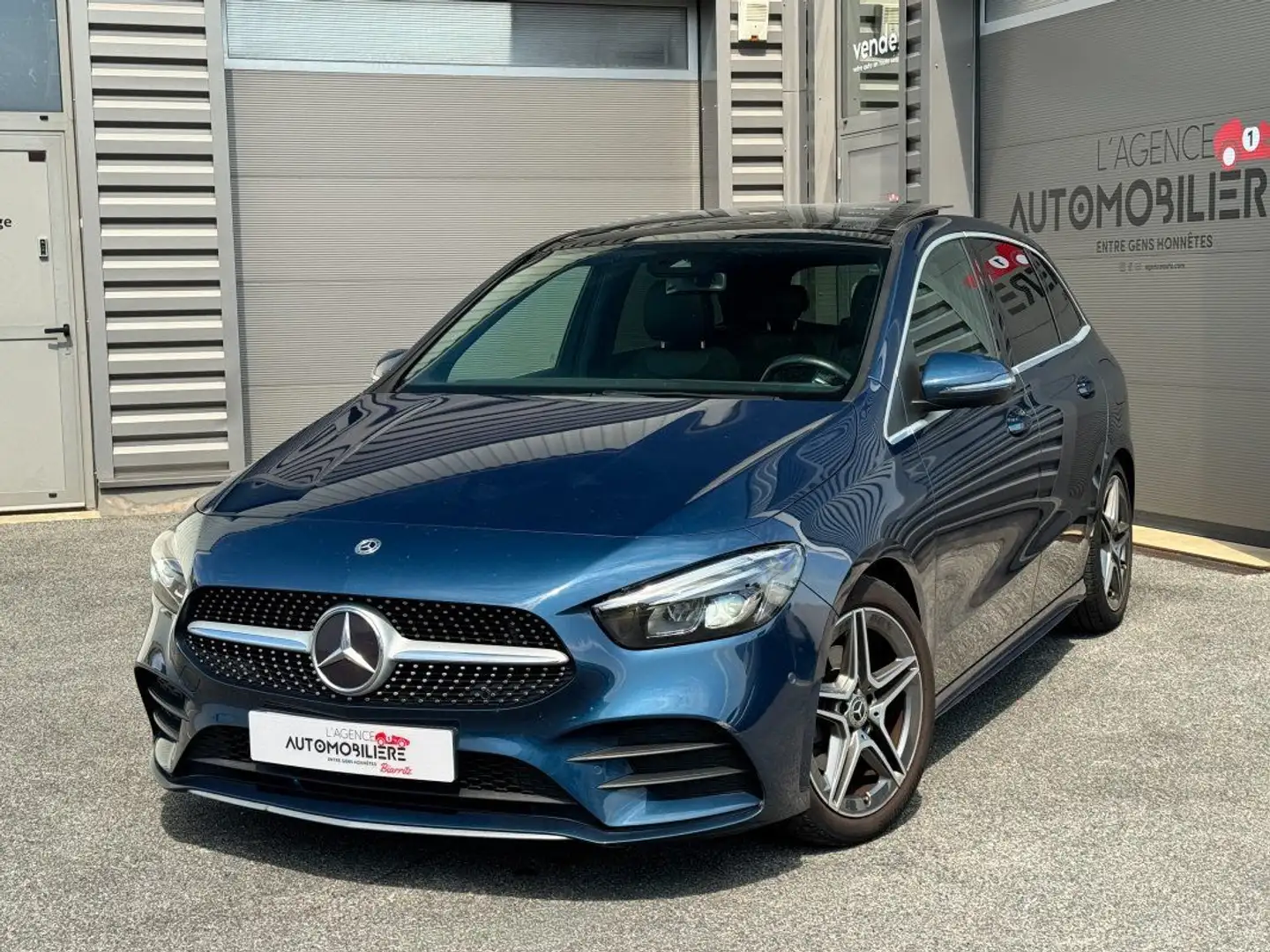 Mercedes-Benz B 200 III 200 8CV AMG LINE 7G-DCT Bleu - 1