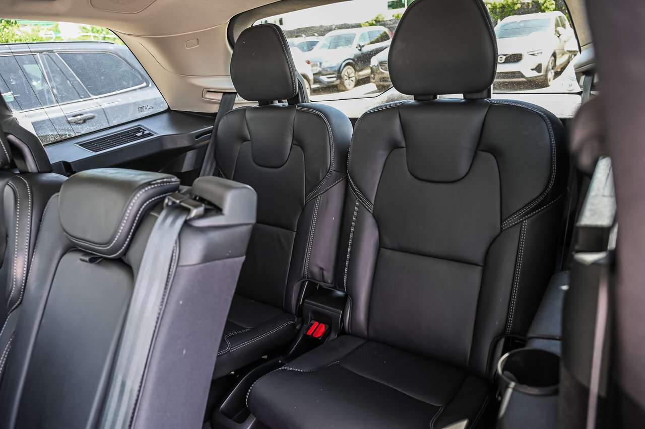 2024 Volvo XC90 T8 eAWD PHEV Ultimate Bright Theme 7-Seater 21 Inc thumb 11