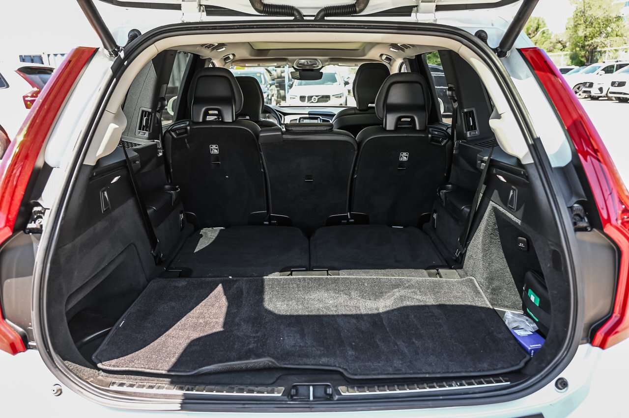 2024 Volvo XC90 T8 eAWD PHEV Ultimate Bright Theme 7-Seater 21 Inc thumb 12