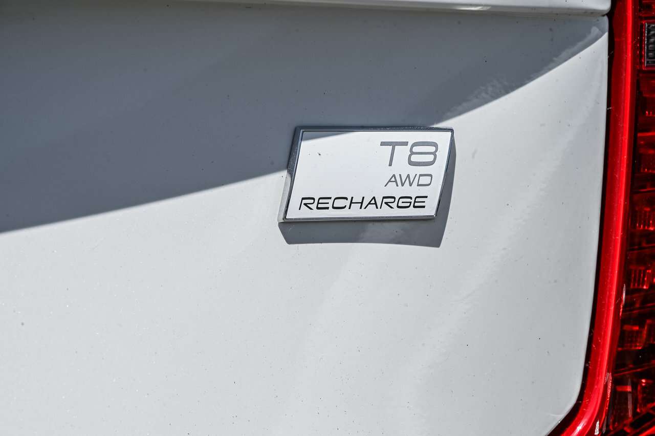 2024 Volvo XC90 T8 eAWD PHEV Ultimate Bright Theme 7-Seater 21 Inc thumb 8