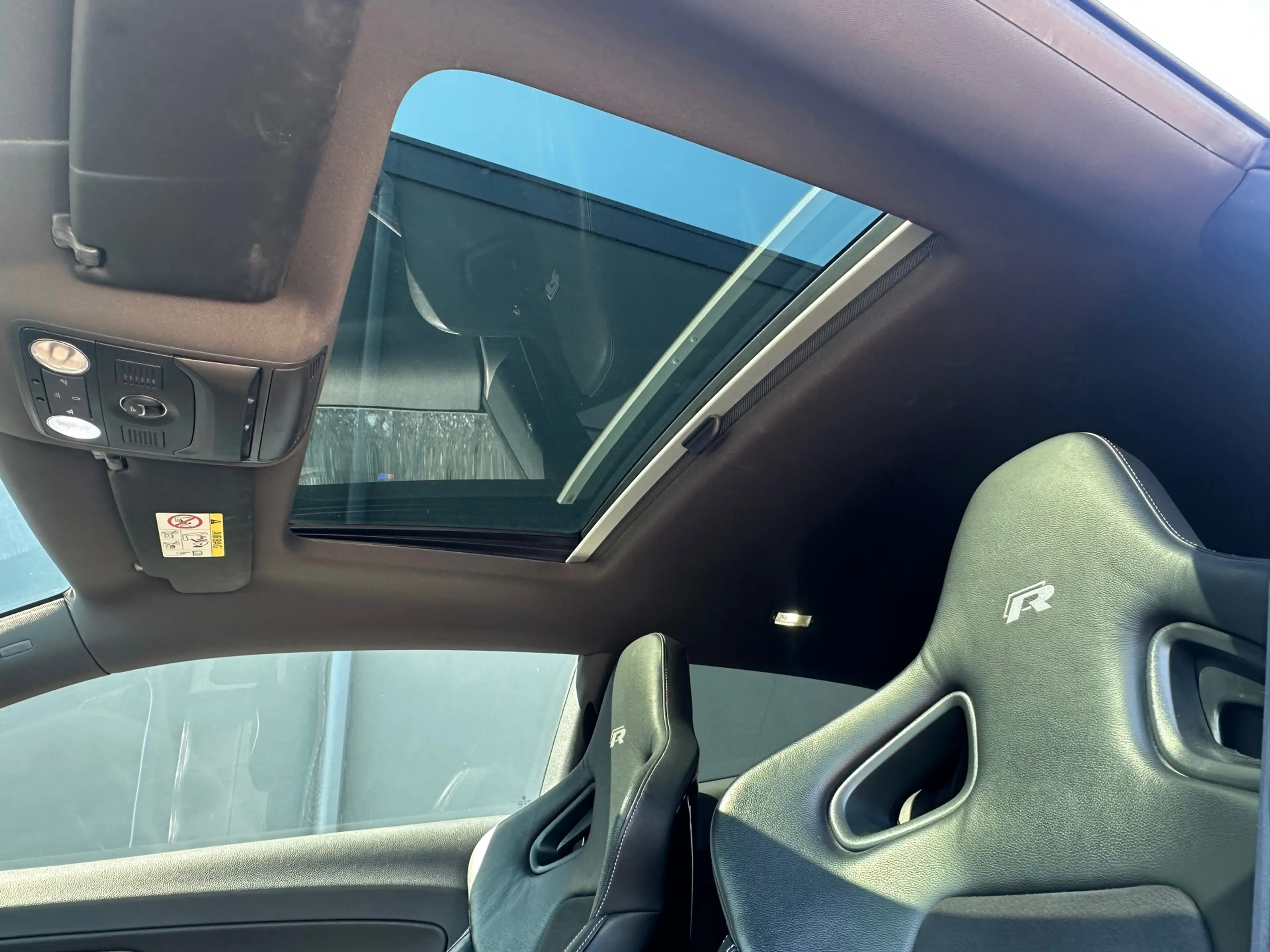 Volkswagen Scirocco 2.0 TSI R - 6R Kuipstoelen — photo 10