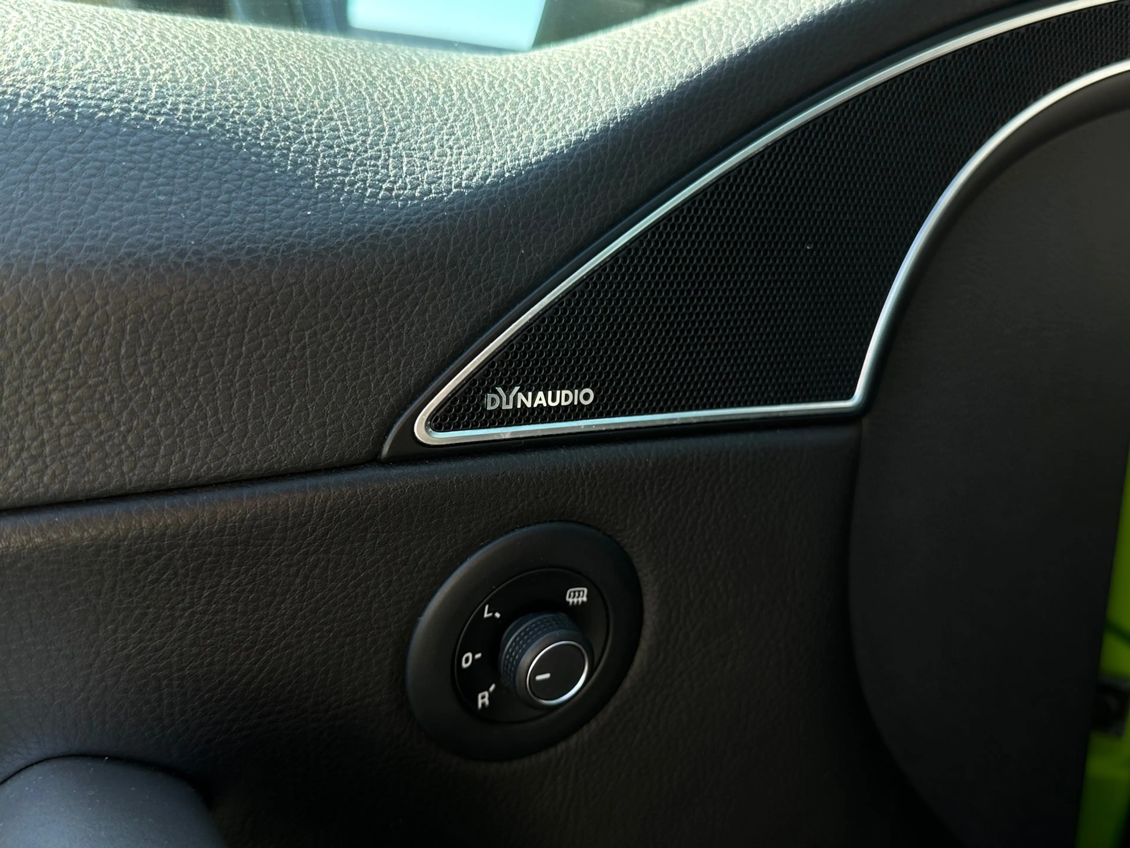 Volkswagen Scirocco 2.0 TSI R - 6R Kuipstoelen — photo 14