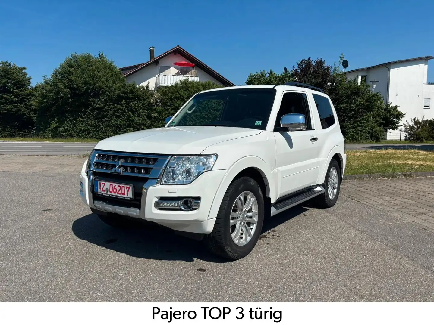 Mitsubishi Pajero 3,2 DI-D 4WD Top Automatik nur 51.000 km Weiß - 1