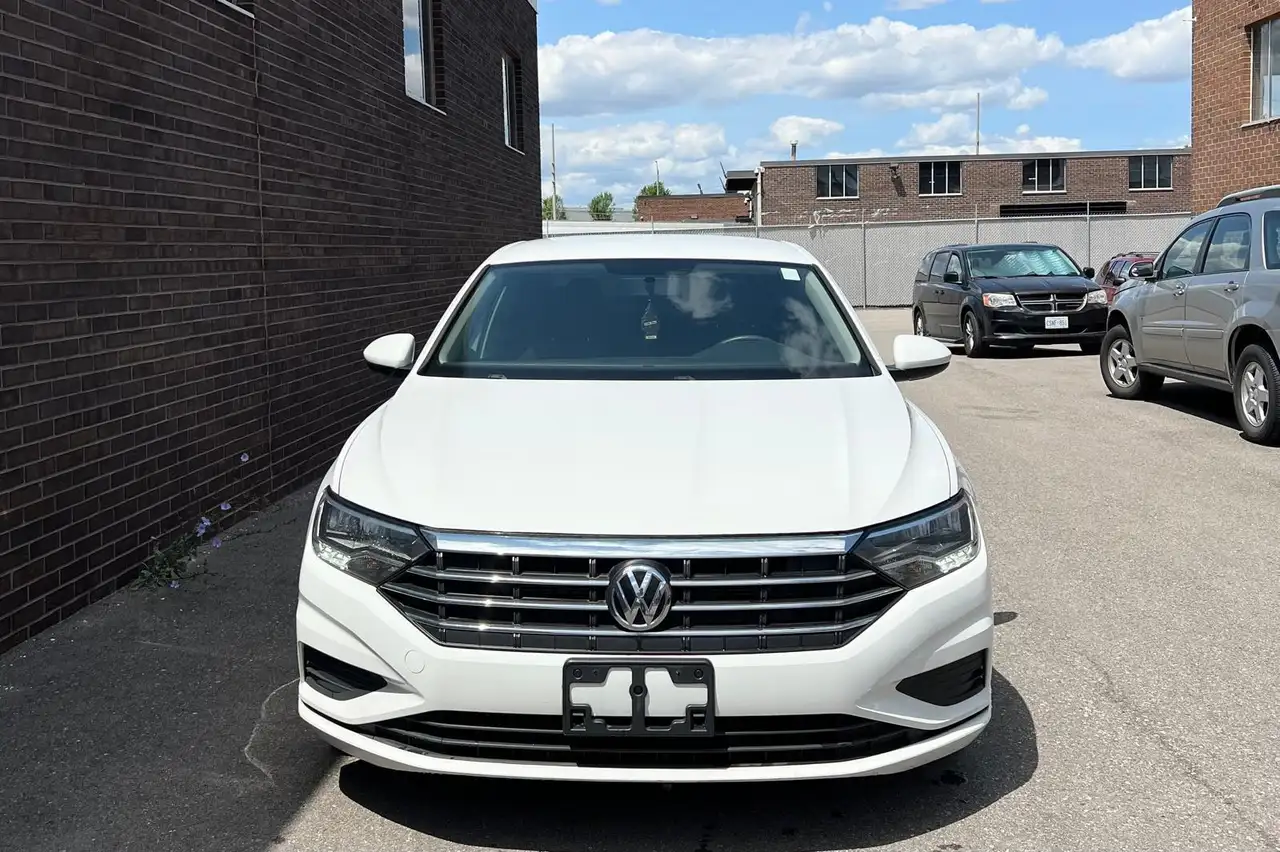 Volkswagen Jetta снимка Volkswagen Jetta