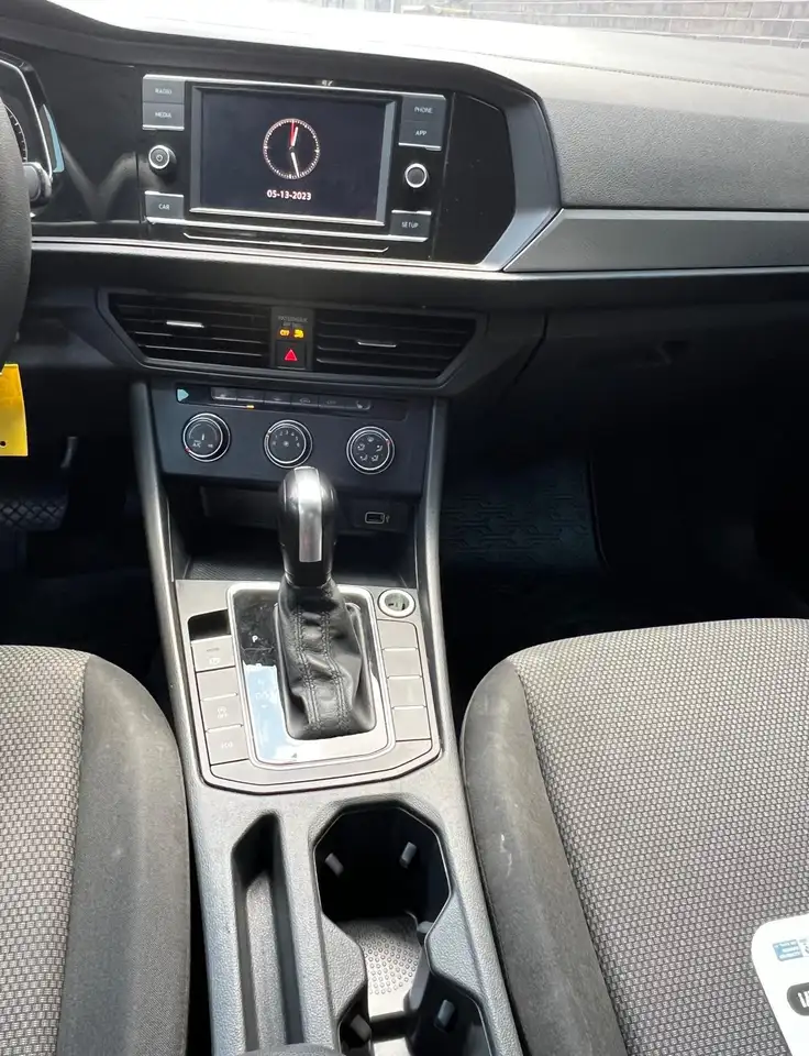 Volkswagen Jetta снимка Volkswagen Jetta