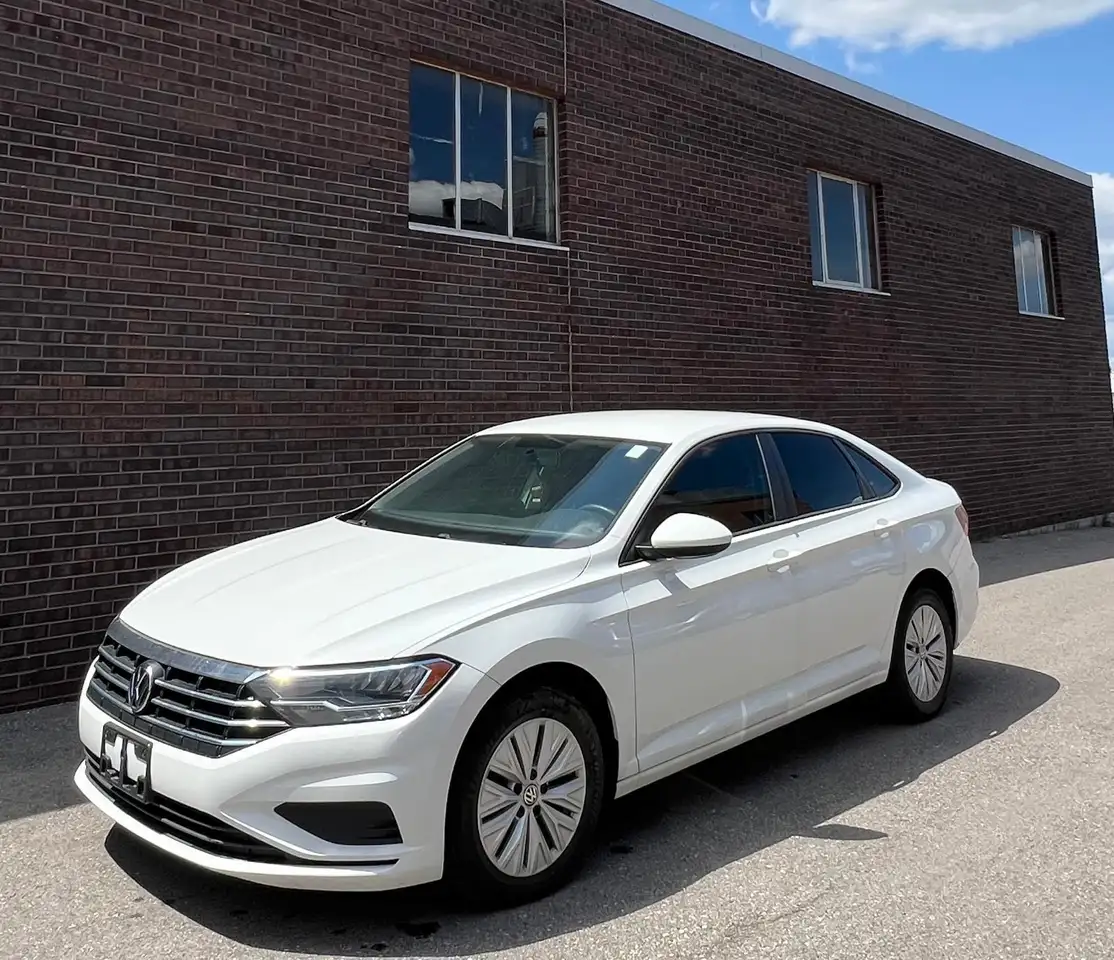 Volkswagen Jetta снимка Volkswagen Jetta