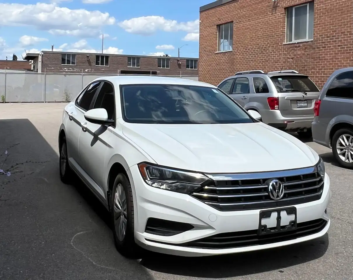 Volkswagen Jetta снимка Volkswagen Jetta