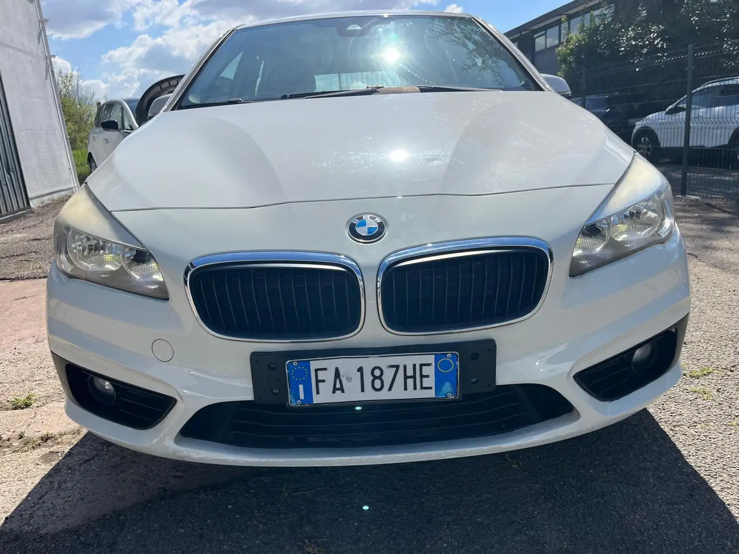 BMW 218 218d Active Tourer auto Bianco - 2