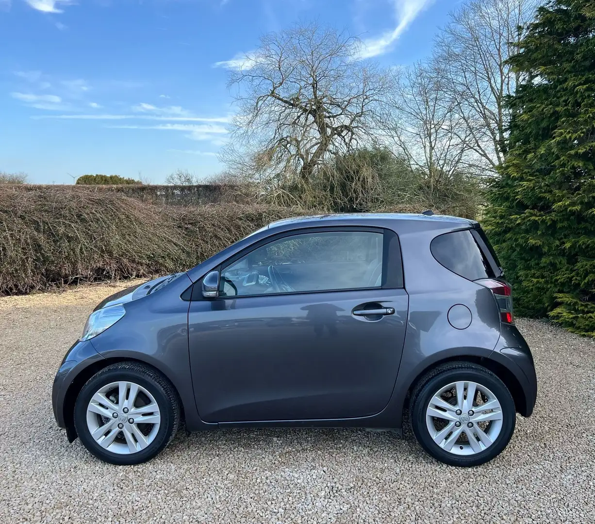 Toyota iQ 1.33i VVT-i Premium 95.000 KM PACK SPORT CUIR CLIM Šedá - 2