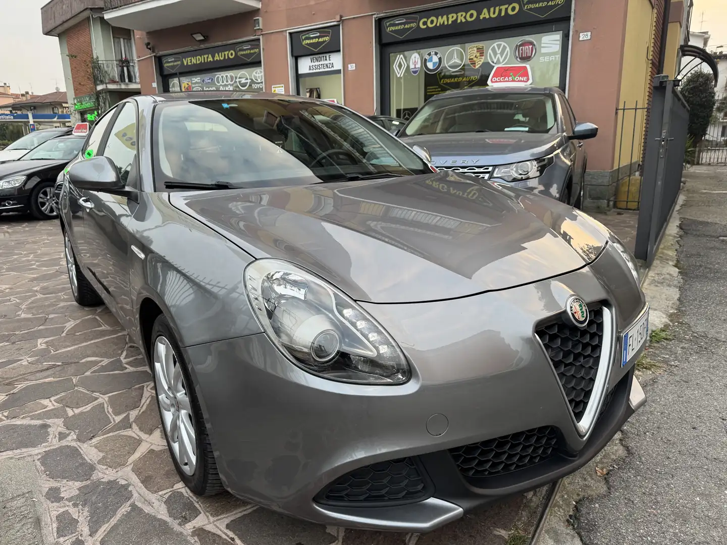 Alfa Romeo Giulietta 1.6 jtdm Super 120cv tct ottime condizioni Gris - 2