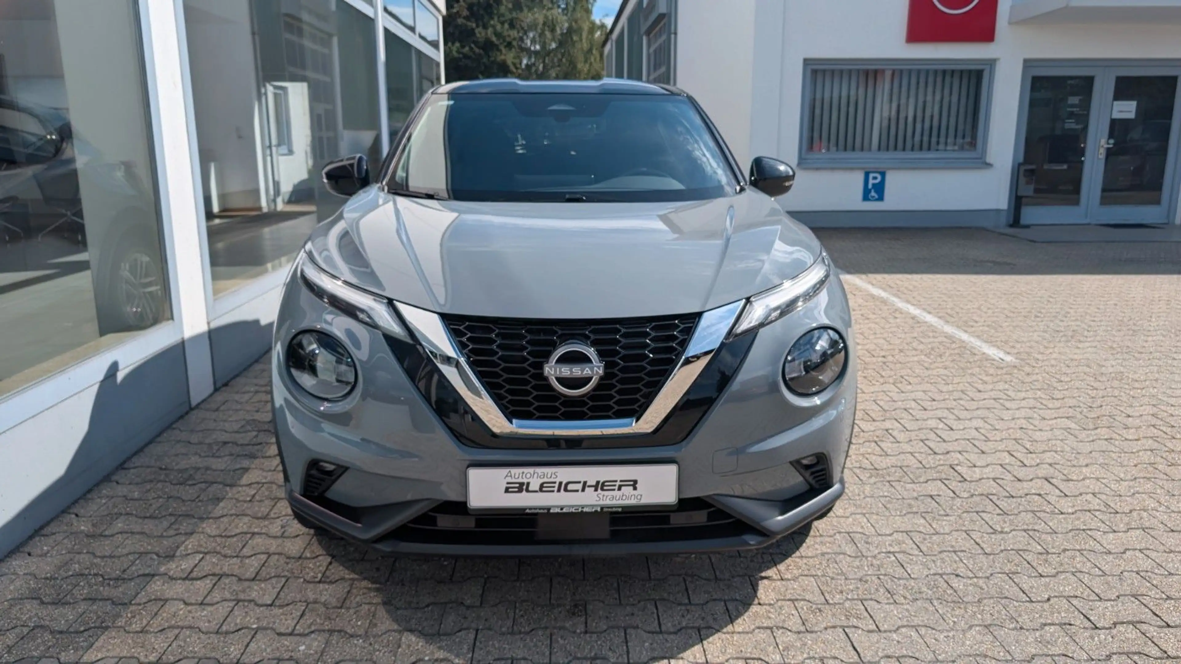 Nissan Juke 1.0 Schaltgetriebe - N-Connecta — photo 2